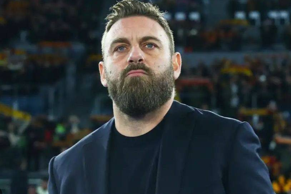 德羅西現(xiàn)任哪個球隊主帥？