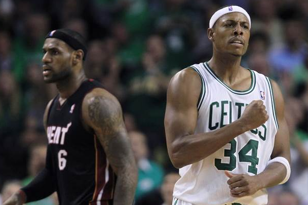 皮爾斯和詹姆斯有什么恩怨情仇？