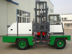 2噸電動(dòng)側(cè)面叉車